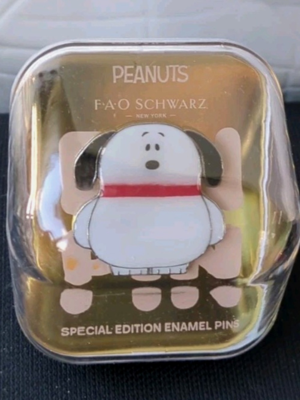 Blob Snoopy Pin FAO Schwarz Peanuts Worldwide 2025 New In Display Box